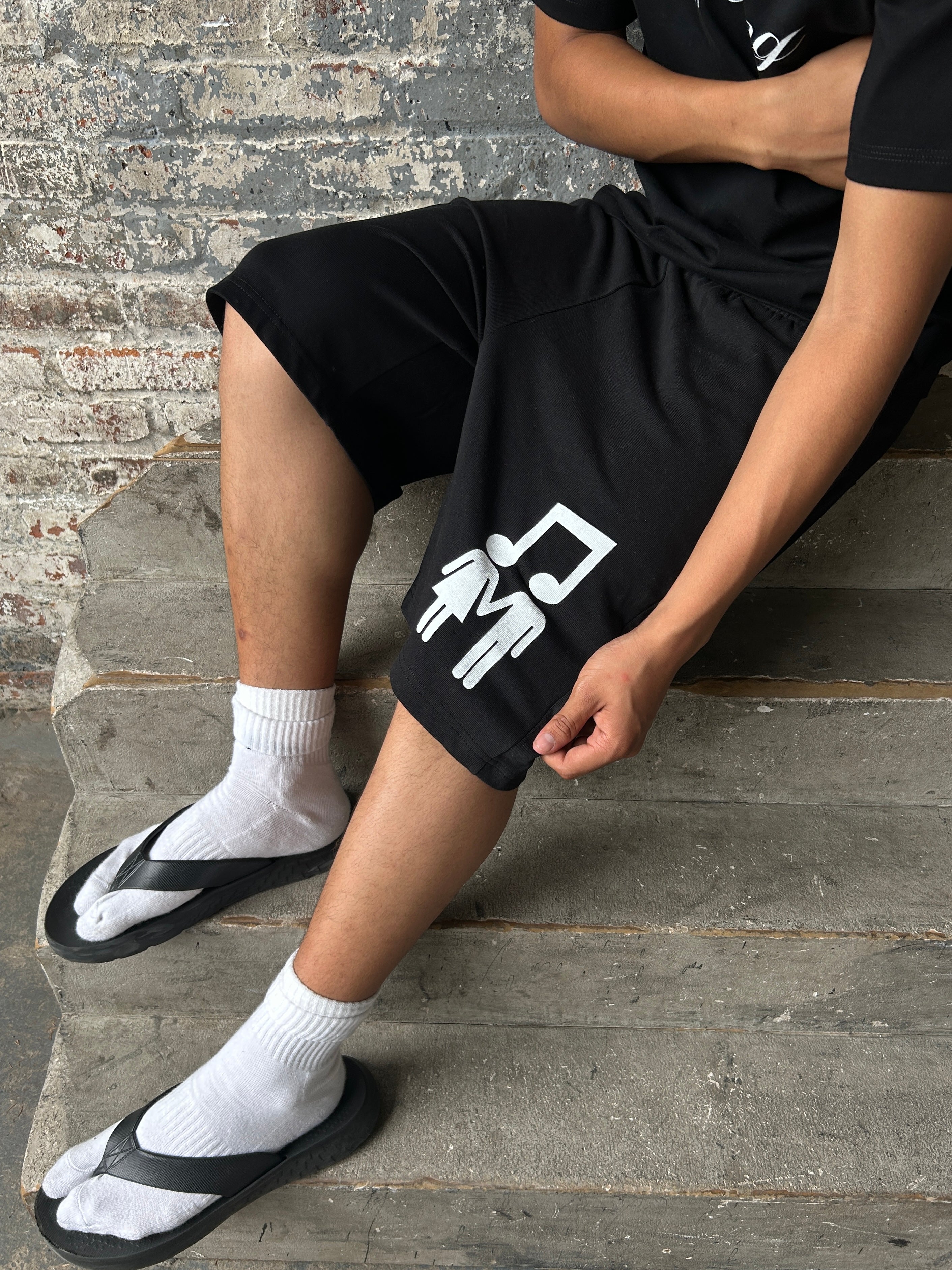 “Connected” Shorts Black